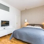 Top Location Old Town Brand New 2Bd Apartment